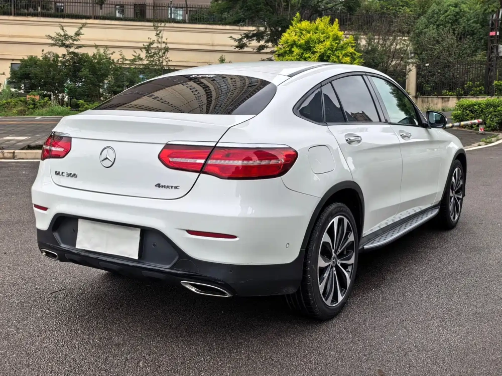 Mercedes-Benz Mercedes-Benz GLC Coupe 2017 GLC 300 4MATIC Coupe SUV
