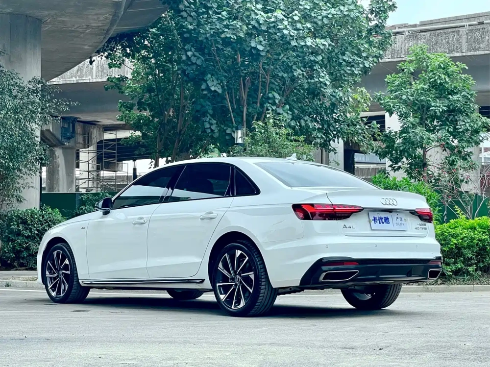 Audi Audi A4L 2023 40 TFSI Luxury Sport