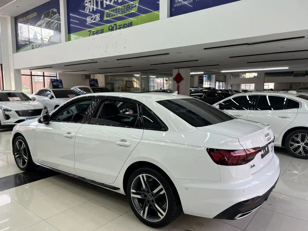 Audi Audi A4L 2022 40 TFSI Luxury Dynamic