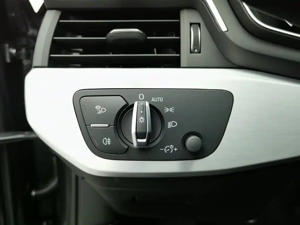 Audi Audi A4L 2022 40 TFSI Luxury Dynamic