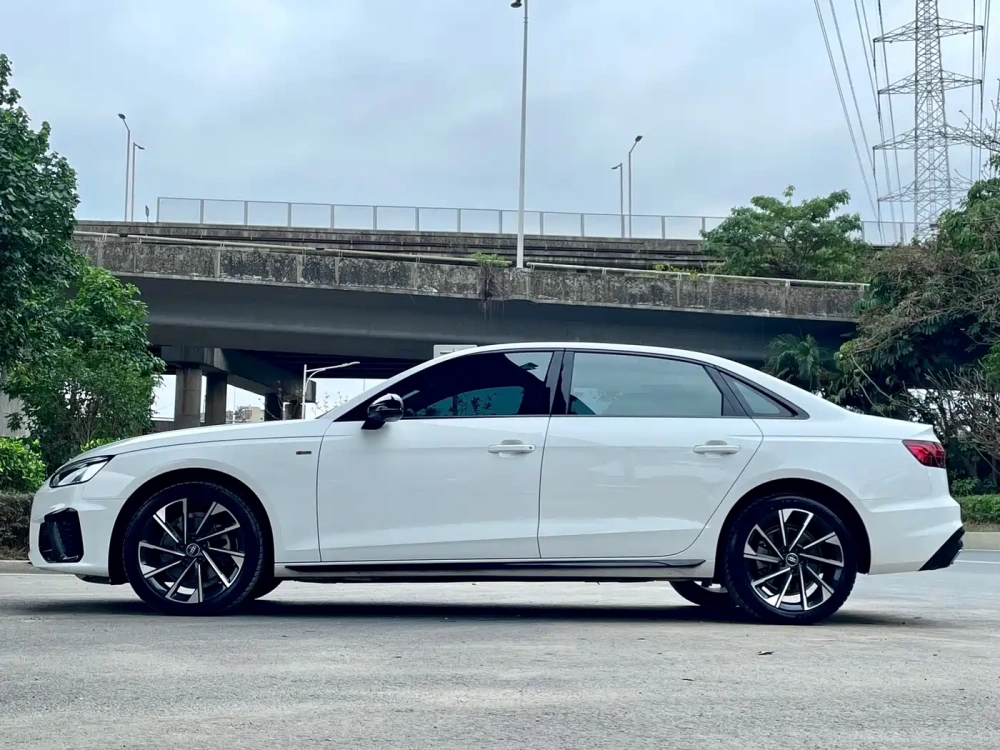 Audi Audi A4L 2023 40 TFSI Luxury Sport