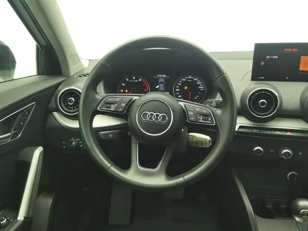Audi Audi Q2L 2020 35 TFSI Progressive Dynamic Model