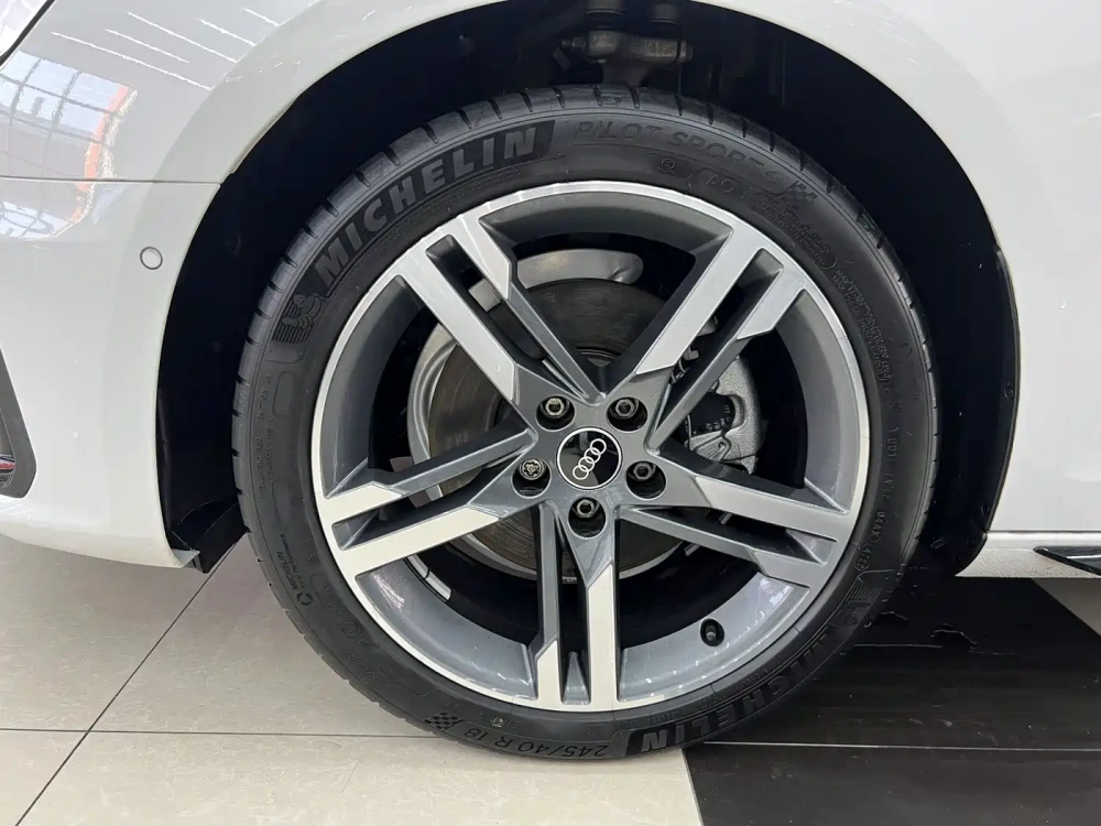 Audi Audi A4L 2022 40 TFSI Luxury Dynamic