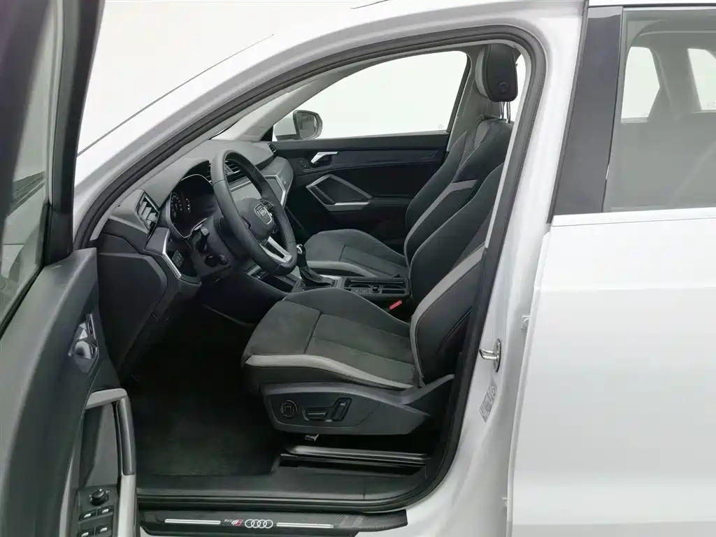Audi Audi Q3 2021 35 TFSI Progressive Sport