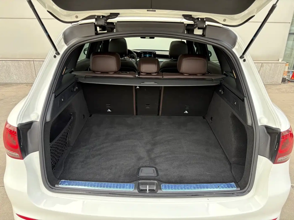 Mercedes-Benz Mercedes-Benz GLC 2022 Model GLC 260 L 4MATIC Luxury Edition