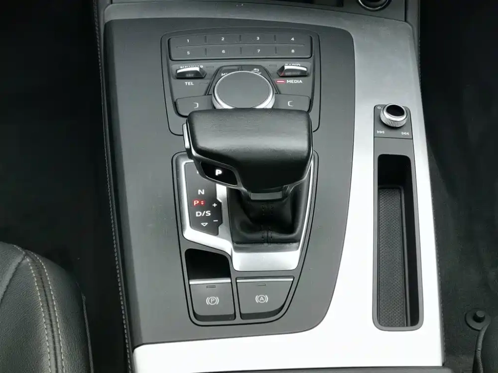 Audi Audi Q5L 2020 Facelift 40 TFSI Honor Progressive