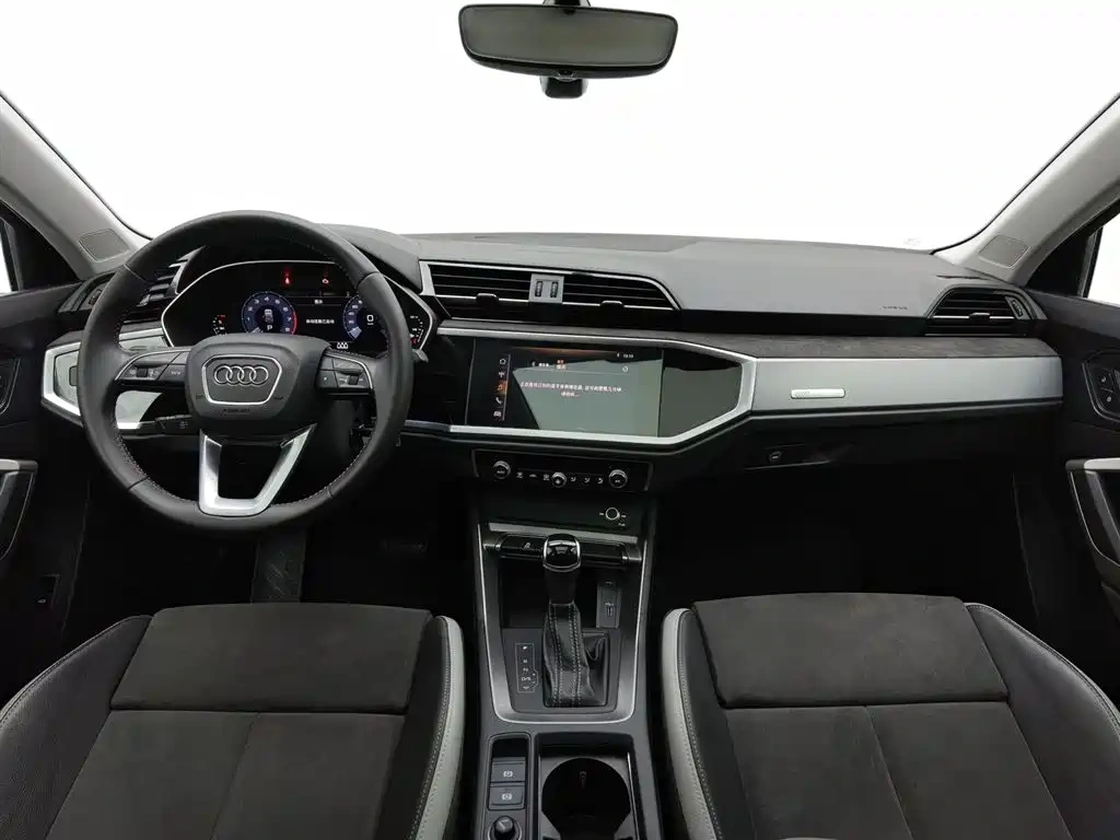Audi Audi Q3 2021 35 TFSI Progressive Sport