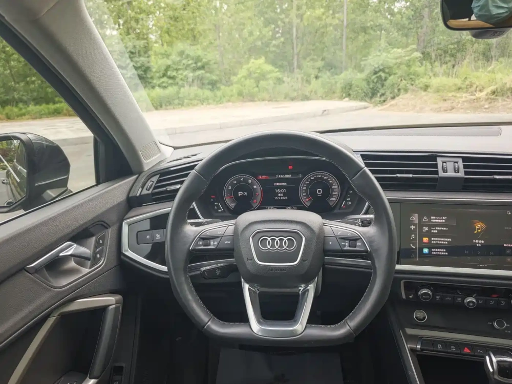 Audi Audi Q3 2023 35 TFSI Fashion Dynamic (1.4T)