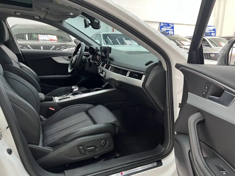 Audi Audi A4L 2022 40 TFSI Luxury Dynamic