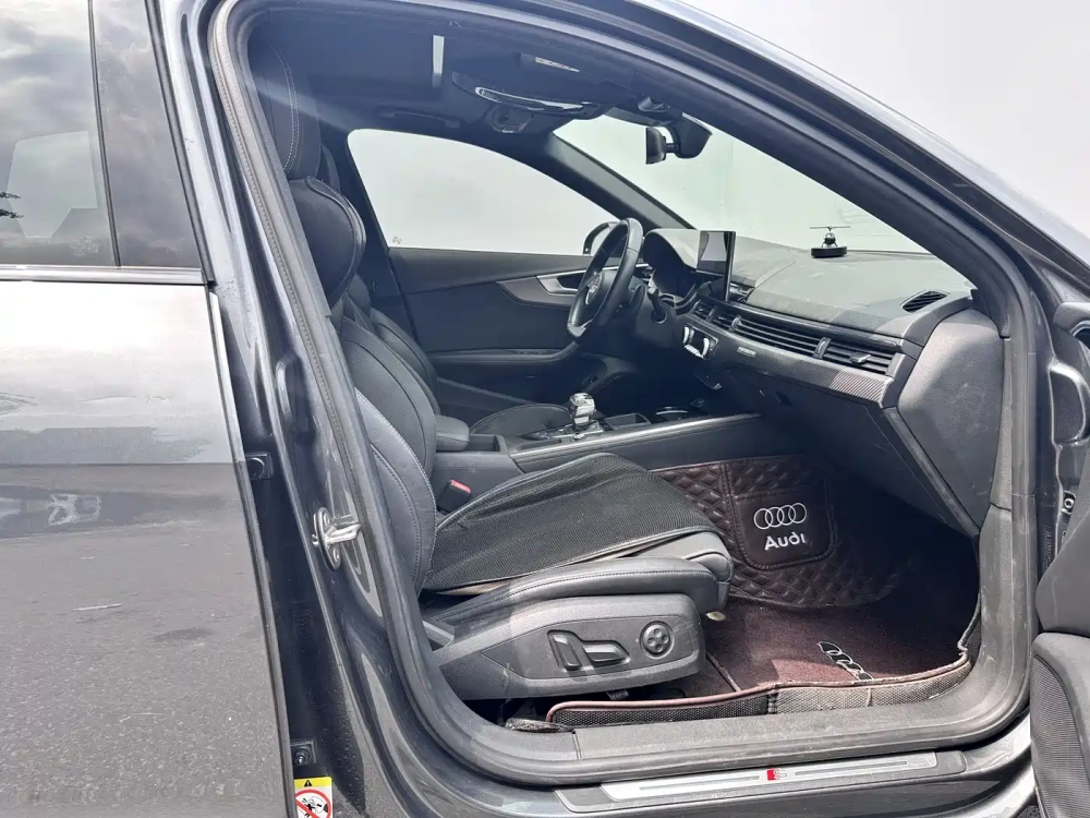 Audi Audi A4L 2023 40 TFSI quattro Luxury Sport