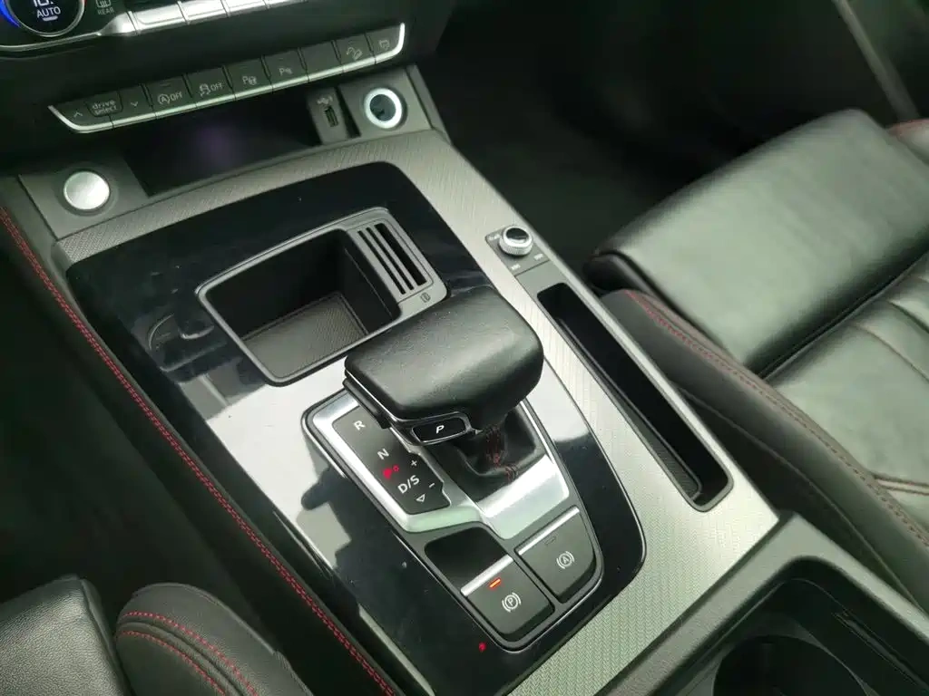 Audi Audi Q5L 2022 40T RS Kit Racing Speed Edition
