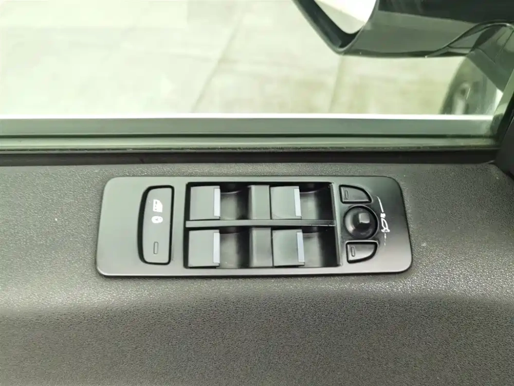 Land Rover Discovery Sport 2017 2.0T SE