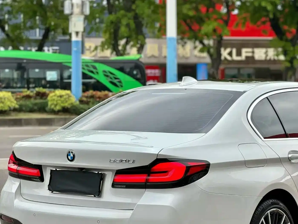 BMW BMW 5 Series 2022 Model Second Facelift 530Li Leading M Sport Package