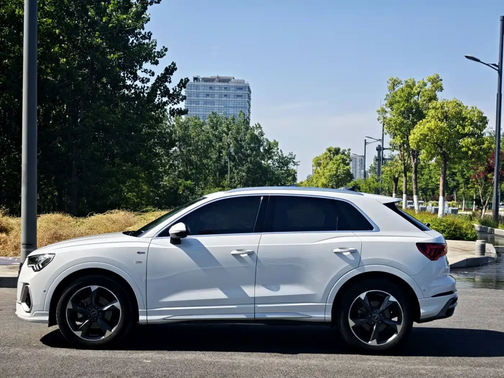 Audi Audi Q3 2023 35 TFSI Fashion Dynamic (1.4T)
