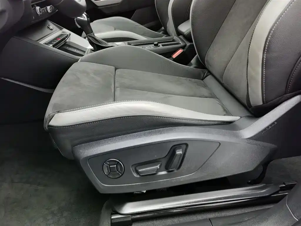 Audi Audi Q3 2021 35 TFSI Progressive Sport