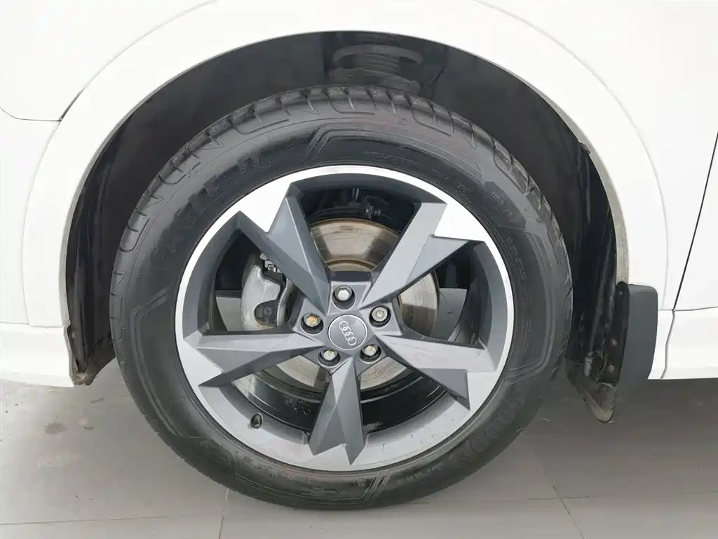 Audi Audi Q3 2019 35 TFSI Fashion Sport