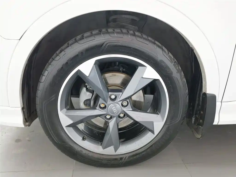 Audi Audi Q3 2019 35 TFSI Fashion Sport