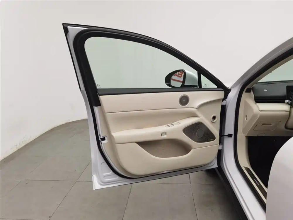 Voyah Auto VOYAH Zhuiguang L 2025 Mid-configuration Model