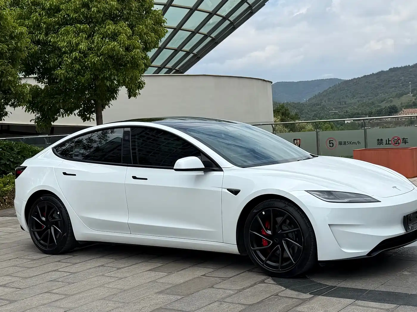 Tesla Model 3 2025 Model Year Facelift Performance All-Wheel Drive
