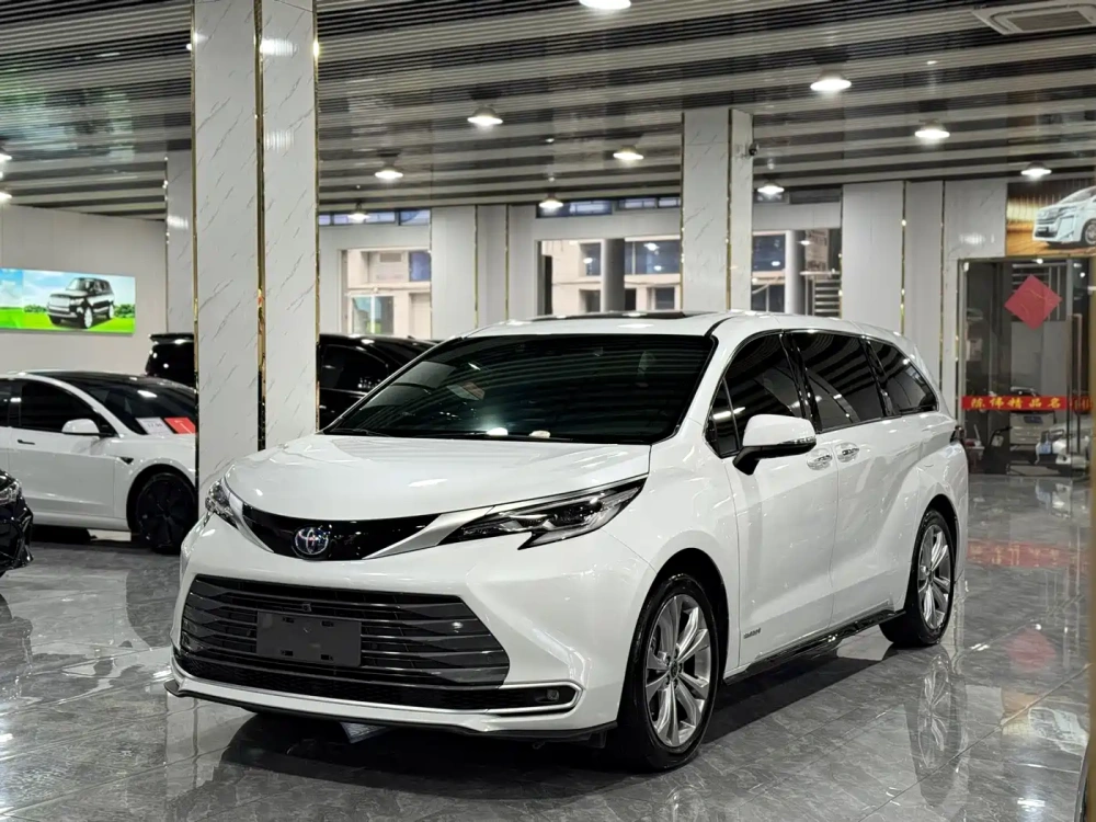 Toyota Toyota Sienna 2024 2.5L Hybrid Ultimate Premium Edition