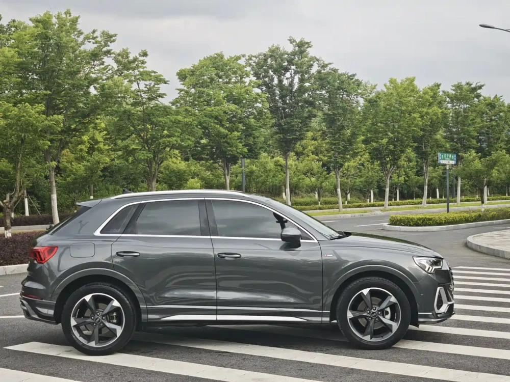 Audi Audi Q3 2023 35 TFSI Fashion Dynamic (1.4T)