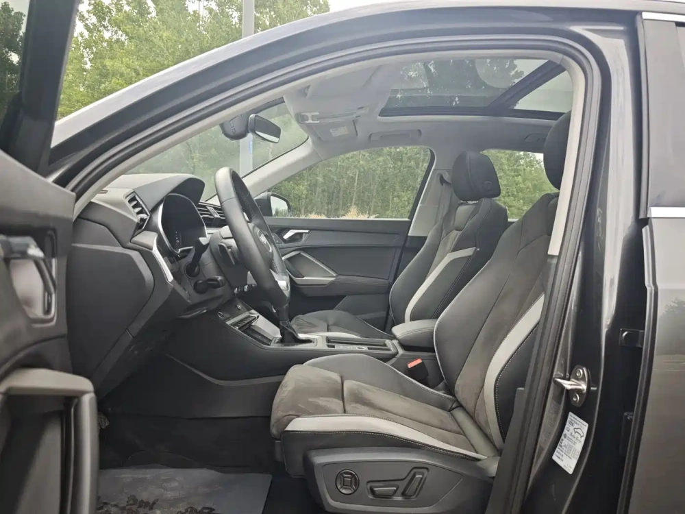Audi Audi Q3 2023 35 TFSI Fashion Dynamic (1.4T)
