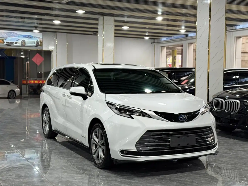 Toyota Toyota Sienna 2024 2.5L Hybrid Ultimate Premium Edition