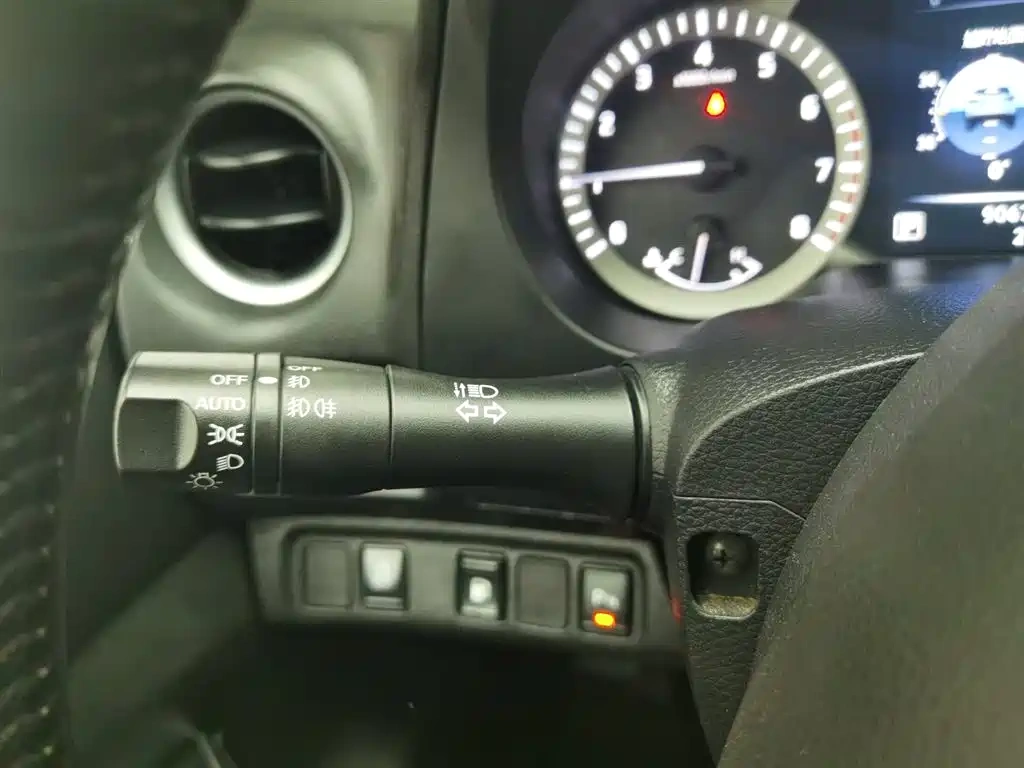 Nissan Terra 2018 2.5L Automatic 2WD Smart Enjoy Edition