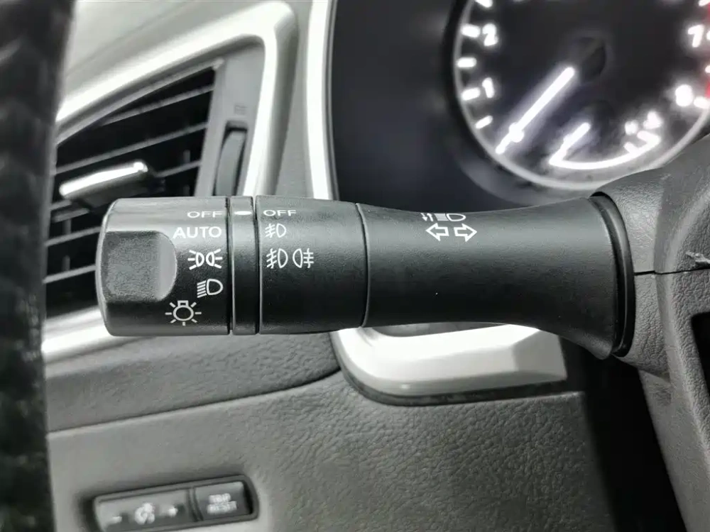 Nissan Murano 2019 2.5L XL 2WD Smart Connect Luxury (China V)