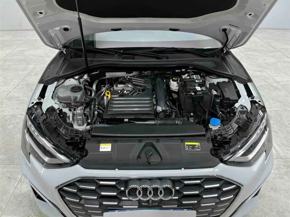 Audi Audi A3 2023 Facelift Sportback 35 TFSI Fashion Sport