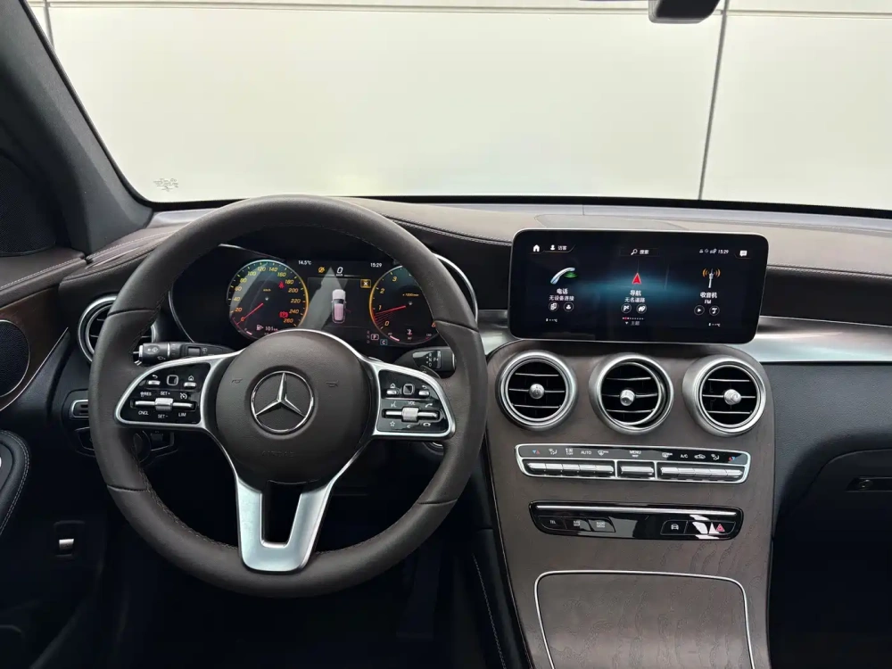 Mercedes-Benz Mercedes-Benz GLC 2022 Model GLC 260 L 4MATIC Luxury Edition