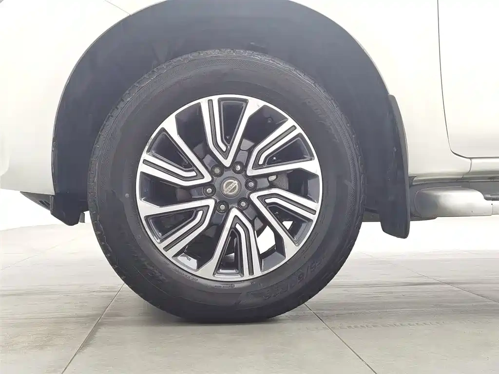 Nissan Terra 2018 2.5L Automatic 2WD Smart Enjoy Edition