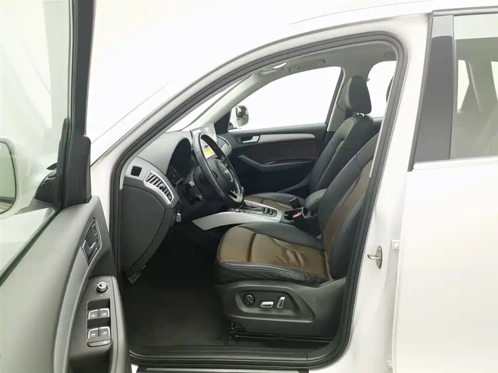 Audi Audi Q5 2016 40 TFSI Technology Model