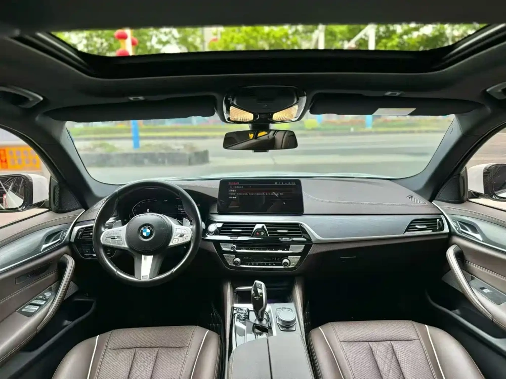 BMW BMW 5 Series 2022 Model Second Facelift 530Li Leading M Sport Package