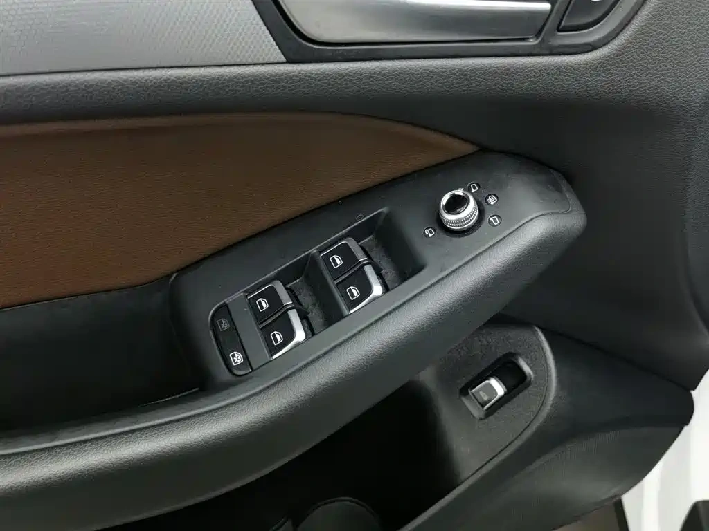 Audi Audi Q5 2016 40 TFSI Technology Model