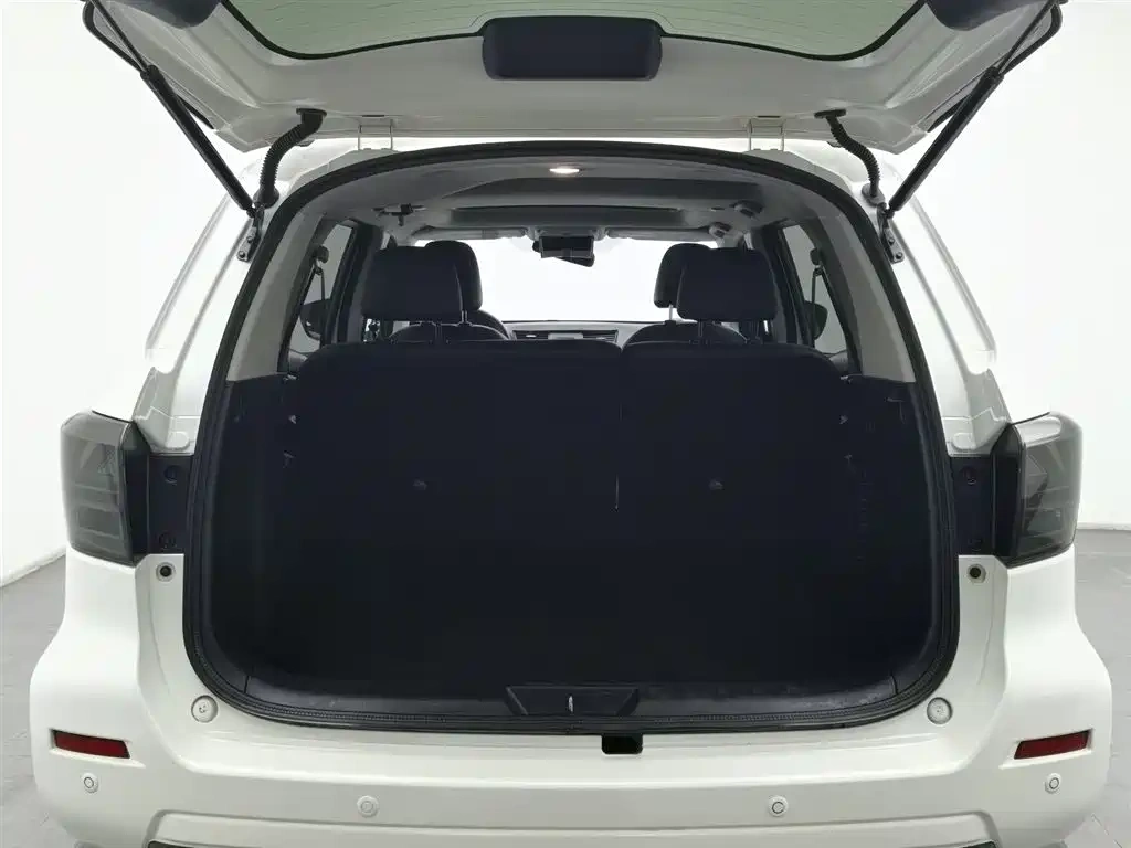 Nissan Terra                              2020                       2.5L        XL Upper 4WD Automatic Luxury Edition