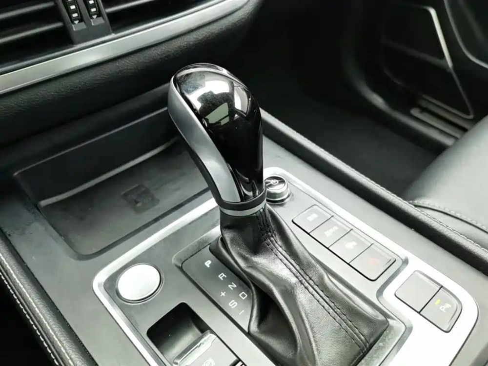 BYD Tang 2019 2.0T Automatic Smart Connect Noble 7-seater China VI