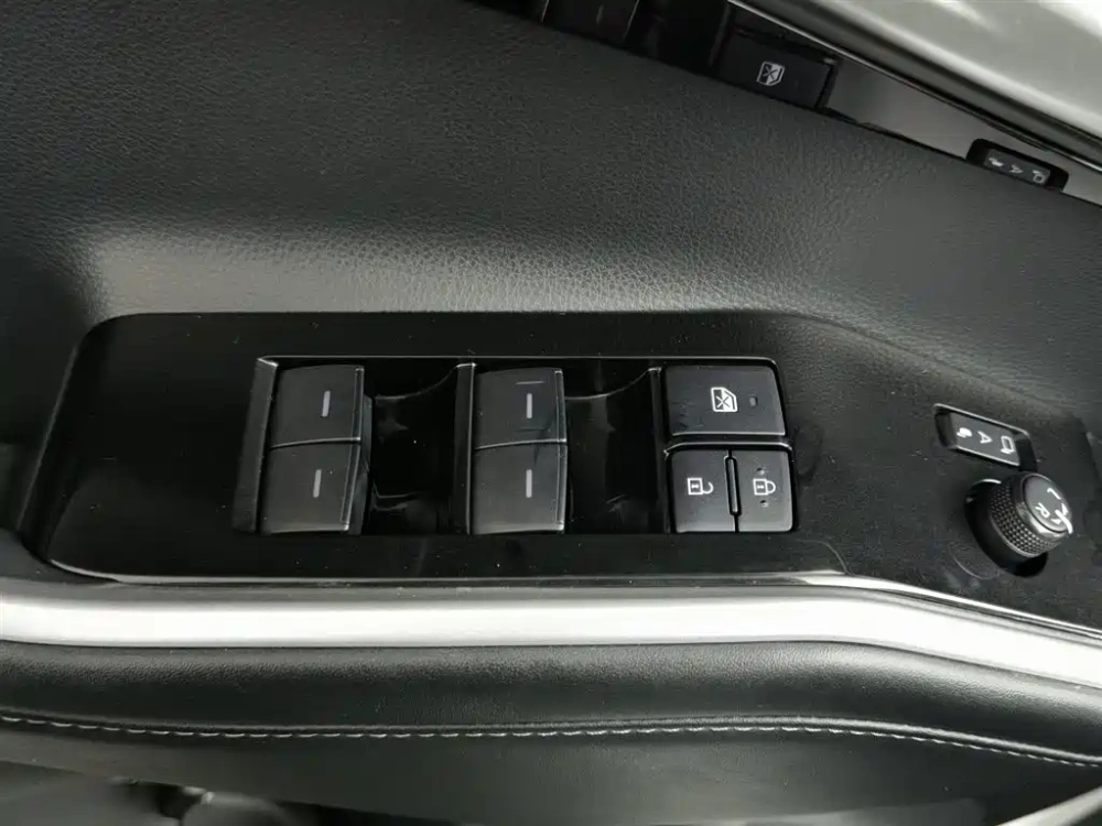 Toyota Highlander 2023 2.5L Smart Hybrid Dual Engine AWD Luxury 7-Seater