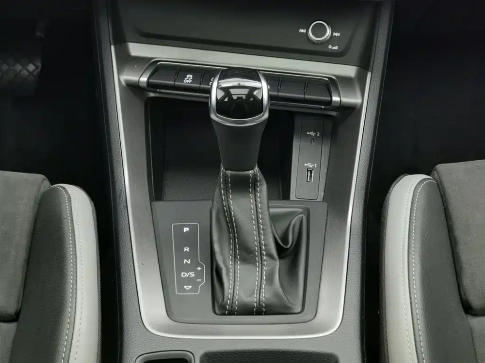 Audi Audi Q3 2021 35 TFSI Progressive Sport