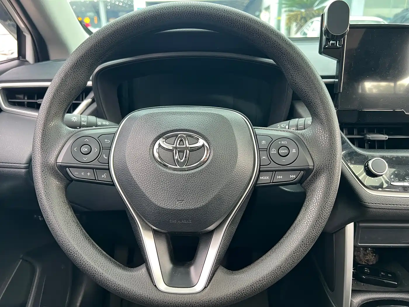 Toyota Frontlander 2024 2.0L CVT Leading Edition