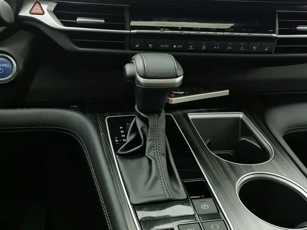 Toyota Toyota Sienna 2021 2.5L Hybrid Platinum Edition