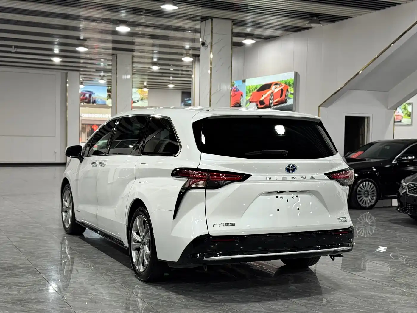 Toyota Toyota Sienna 2024 2.5L Hybrid Ultimate Premium Edition