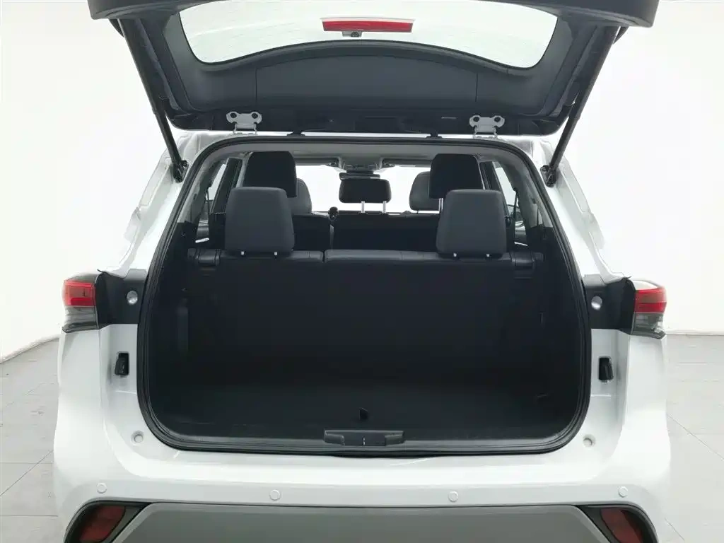 Toyota Highlander 2023 2.5L Smart Hybrid Dual Engine AWD Luxury 7-Seater