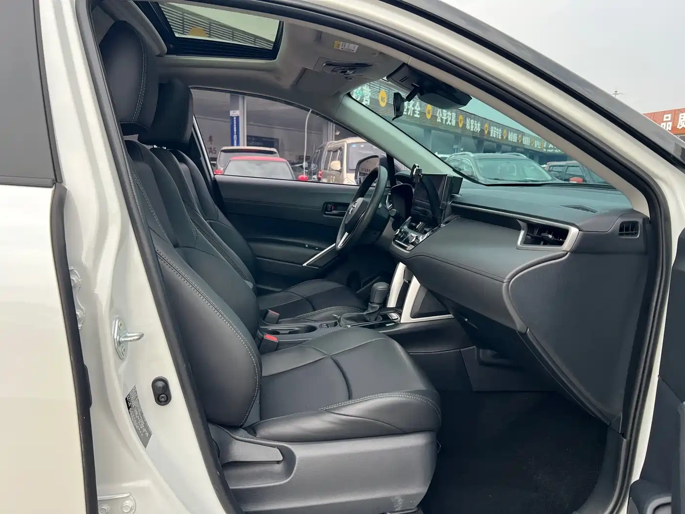 Toyota Frontlander 2024 2.0L CVT Leading Edition