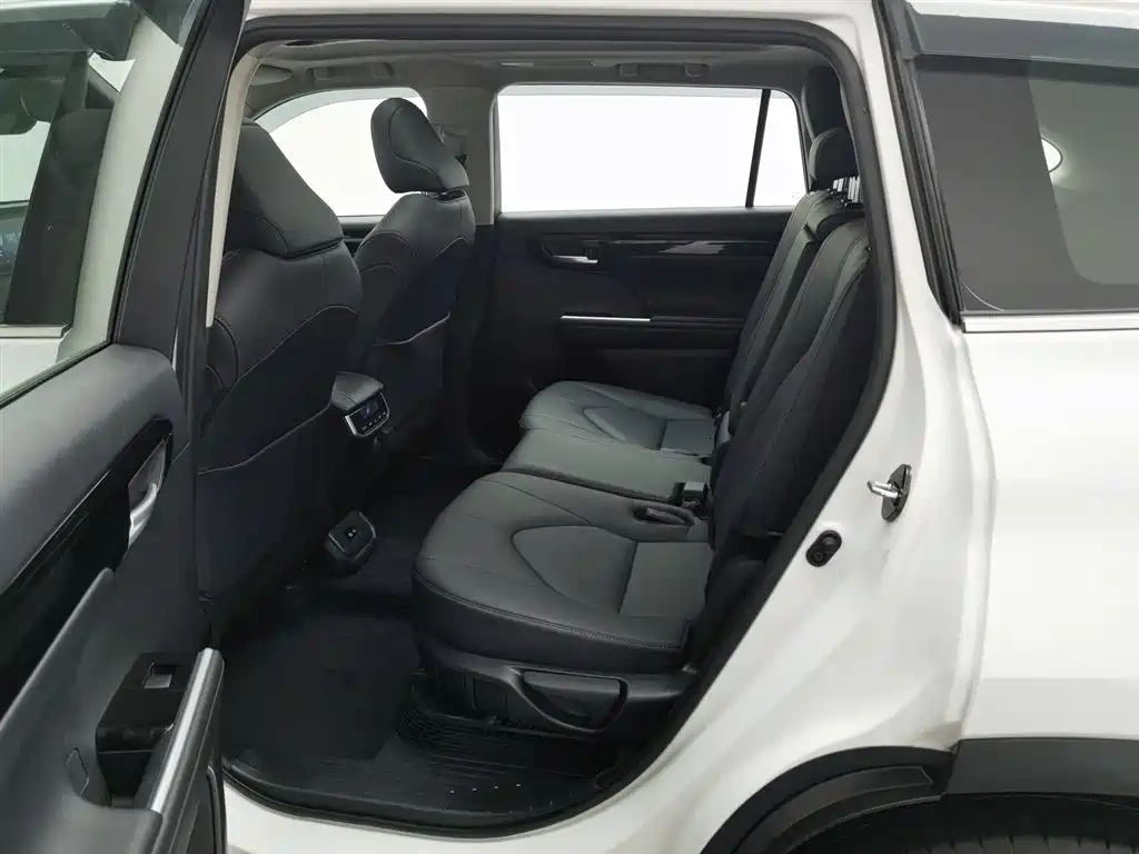 Toyota Highlander 2023 2.5L Smart Hybrid Dual Engine AWD Luxury 7-Seater