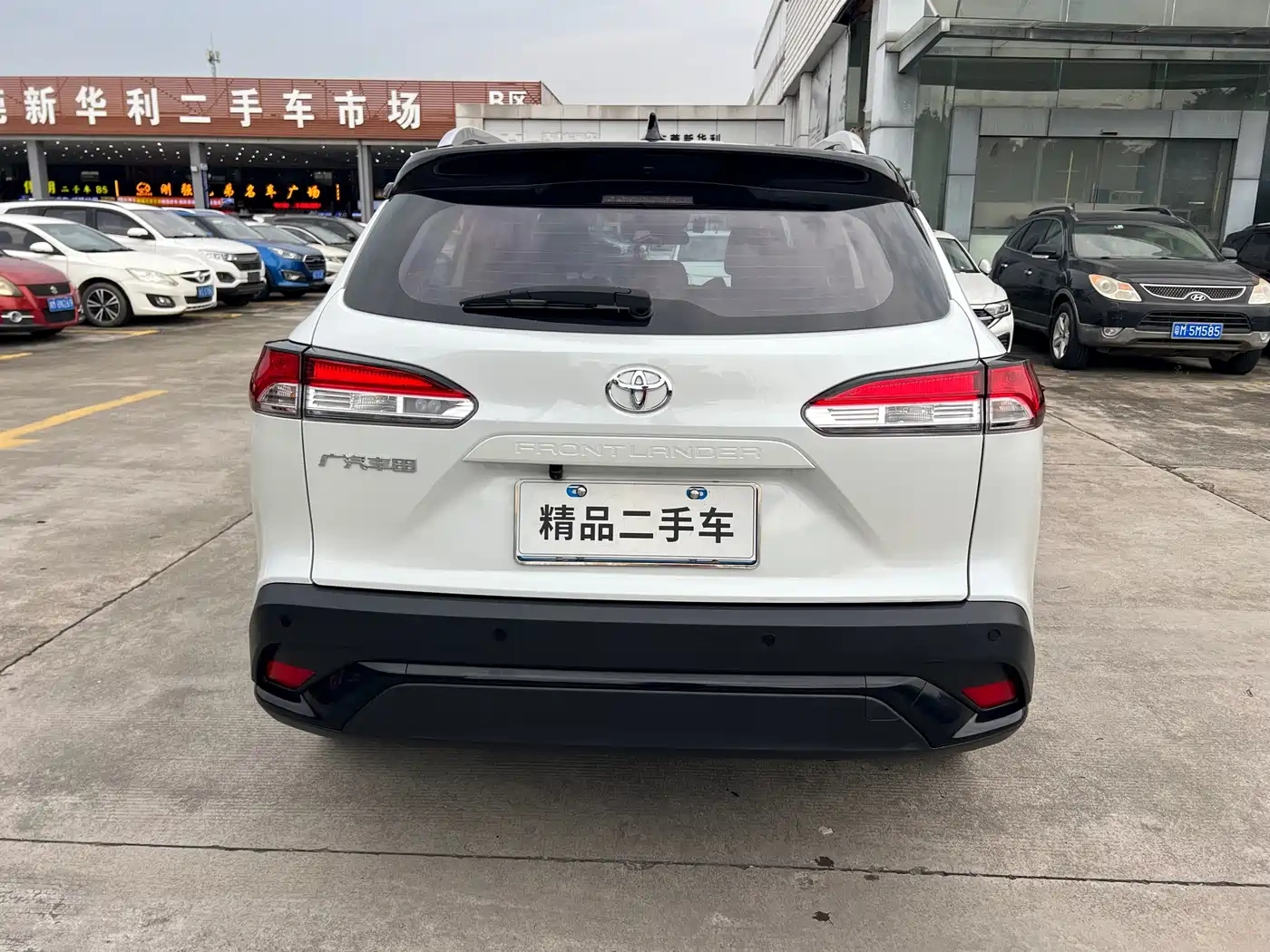 Toyota Frontlander 2024 2.0L CVT Leading Edition