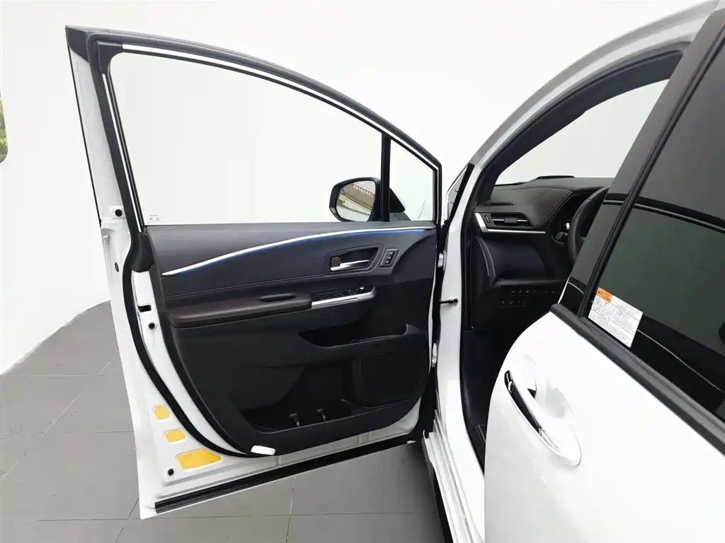 Toyota Toyota Sienna 2021 2.5L Hybrid Platinum Edition