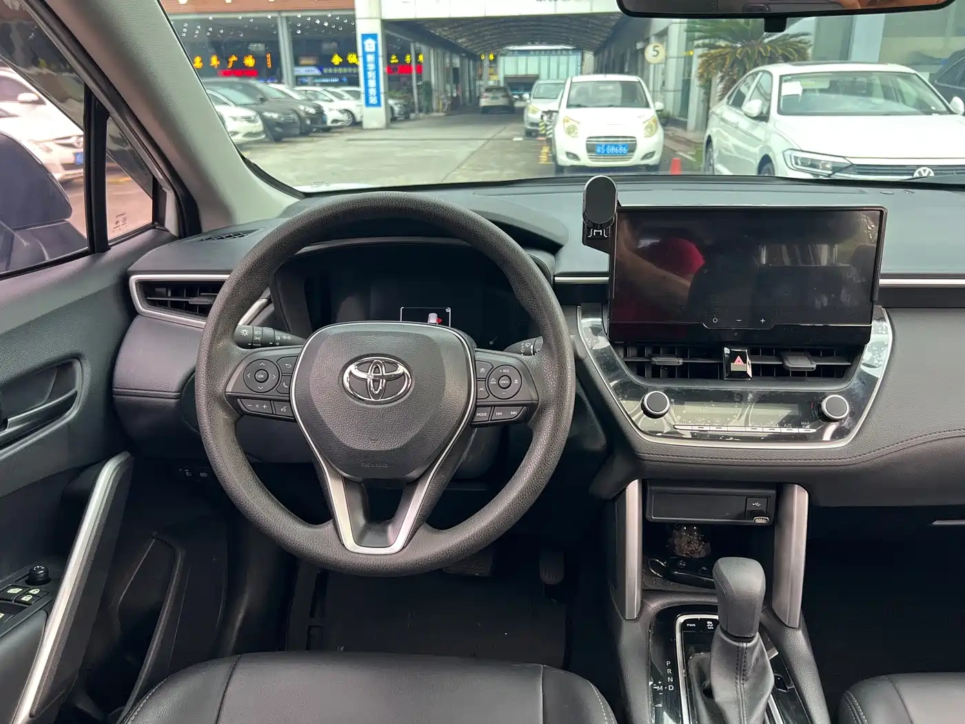 Toyota Frontlander 2024 2.0L CVT Leading Edition