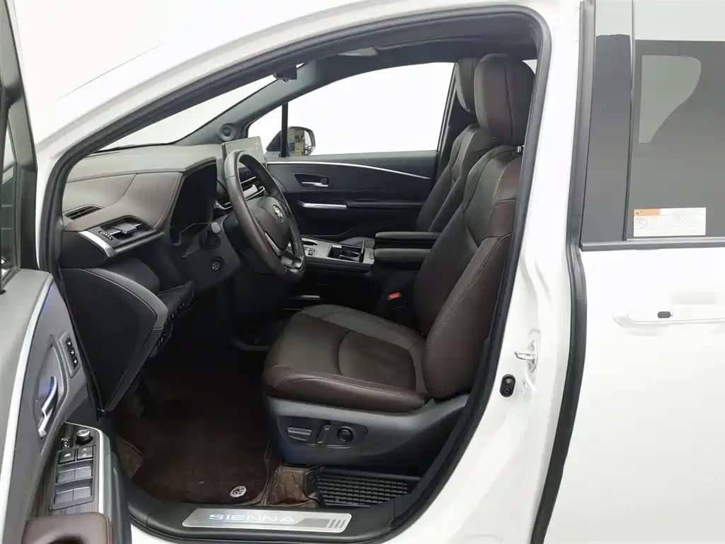 Toyota Toyota Sienna 2021 2.5L Hybrid Platinum Edition