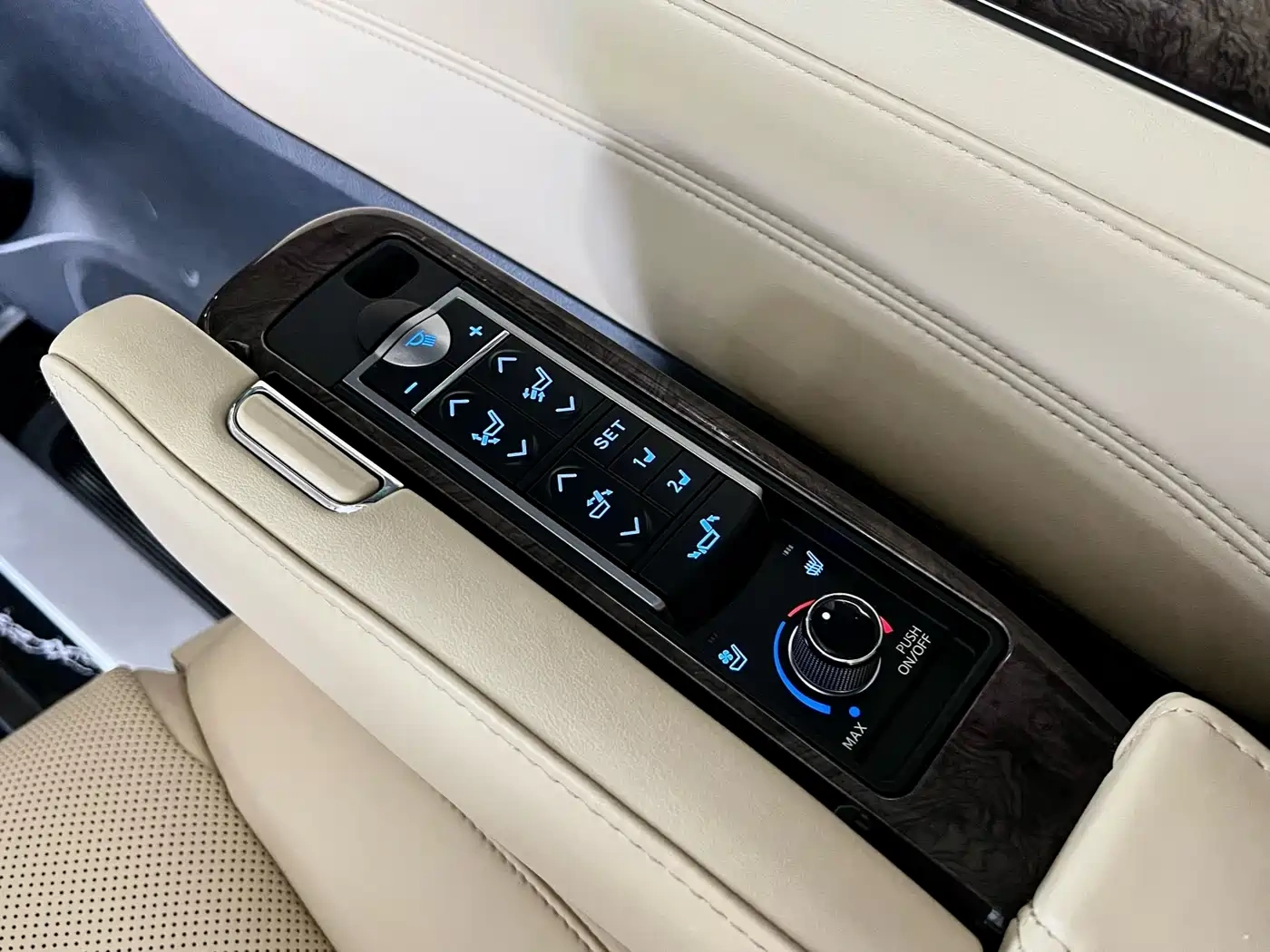Toyota Alphard 2021 Hybrid 2.5L Premium